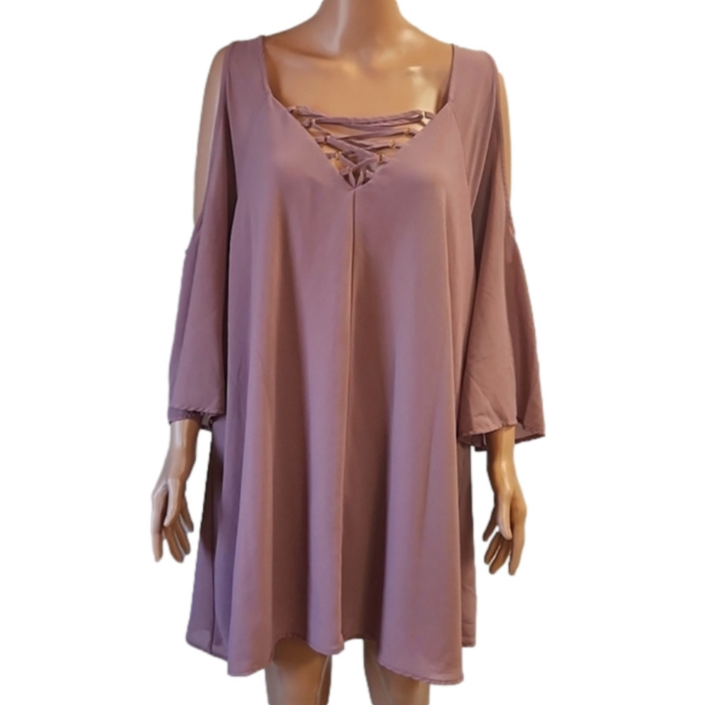 𝅺Charlotte Russe shoulder less dress code-G018)